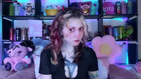 Snapshot of _devilbaby chatting on June 25, 6:45 pm Kate online show from June 25, 6:45 pm