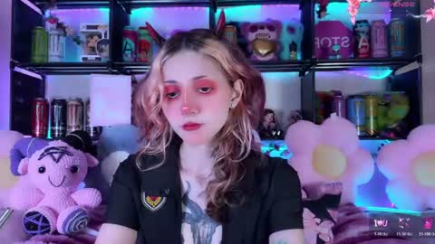 Snapshot of _devilbaby chatting on July 13, 6:33 pm Kate online show from July 13, 6:33 pm