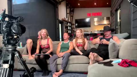 _domcruise_ online show from May 31, 1:25 am