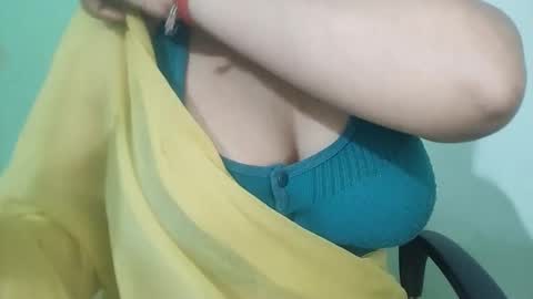 Snapshot of _dreamgirl_0 chatting on February 25, 4:16 pm _dreamgirl_0 online show from February 25, 4:16 pm