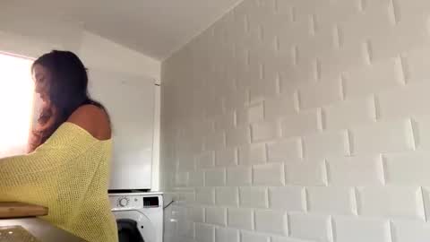 Snapshot of _elena_barra chatting on April 21, 8:53 am elena barra online show from April 21, 8:53 am