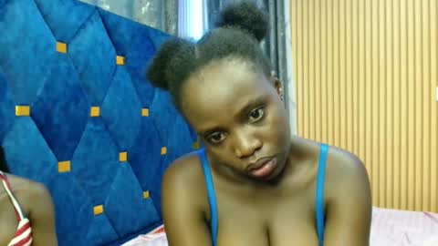 Snapshot of _elinah chatting on November 30, 4:16 am Elinah online show from November 30, 4:16 am