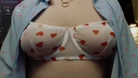 chloue and Gretta online show from June 17, 7:48 pm