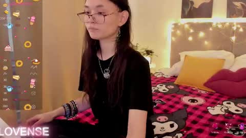 _emily__strike_ online show from February 22, 10:14 am