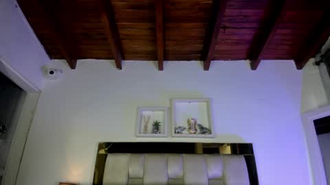 Isabella online show from March 28, 12:05 pm