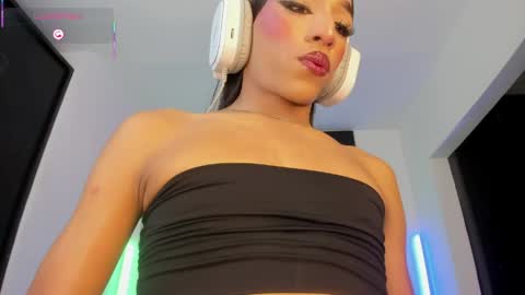 Emma online show from May 30, 1:03 am