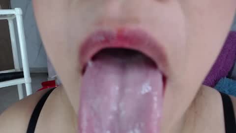 Emily Valencia online show from May 13, 10:49 pm