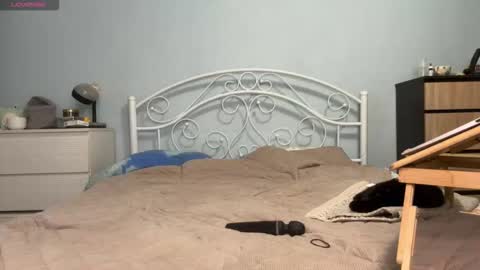 Sam  online show from September 14, 9:52 am