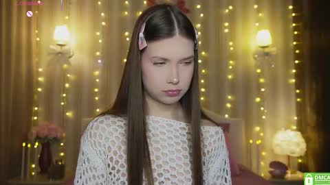 Snapshot of _eva_lee chatting on December 14, 7:29 pm Alice online show from December 14, 7:29 pm