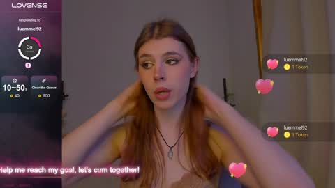 Snapshot of _eva_pleasure_ chatting on December 4, 6:22 am Eva online show from December 4, 6:22 am
