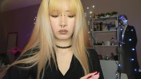 EveEva online show from December 4, 12:53 am