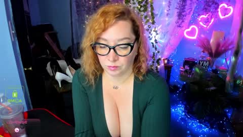 Snapshot of _fantastic_ellie_ chatting on March 9, 5:28 pm Wow mommy online show from March 9, 5:28 pm
