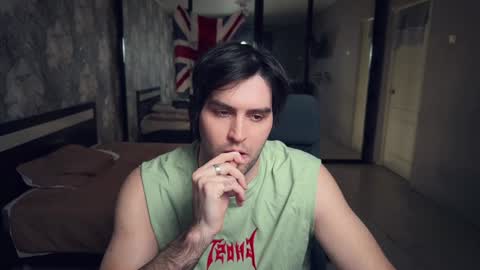 Snapshot of _fatrabbit chatting on December 17, 3:39 pm Keanu online show from December 17, 3:39 pm