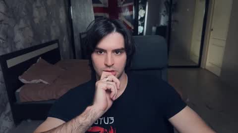 Snapshot of _fatrabbit chatting on October 19, 12:17 pm Keanu online show from October 19, 12:17 pm