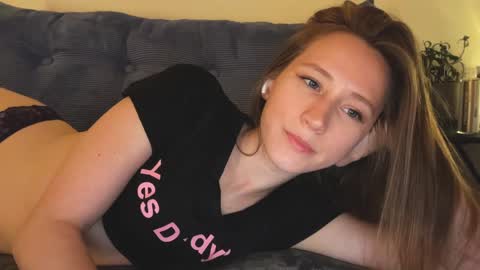 Snapshot of _feli_ chatting on February 26, 4:58 am all my social online show from February 26, 4:58 am