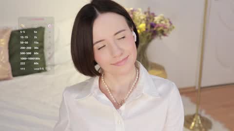 Essie  online show from December 20, 11:58 pm