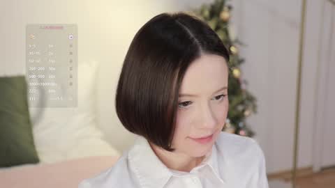 Essie  online show from January 19, 3:08 am