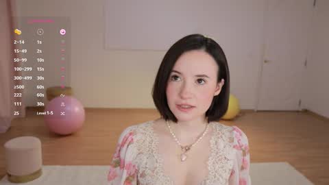 Essie  online show from September 18, 3:25 pm