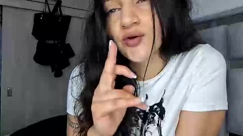 Snapshot of _gabbyx_ chatting on April 18, 2:59 am Gabby online show from April 18, 2:59 am
