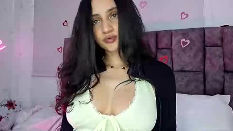 Snapshot of _gabbyx_ chatting on April 18, 8:42 pm Gabby online show from April 18, 8:42 pm