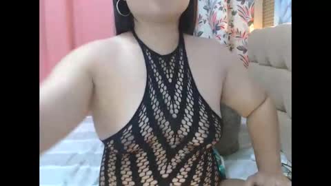 Snapshot of _glamour_ chatting on April 4, 4:15 pm glamour online show from April 4, 4:15 pm