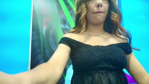 _gold_strawberry_ online show from June 25, 10:36 pm