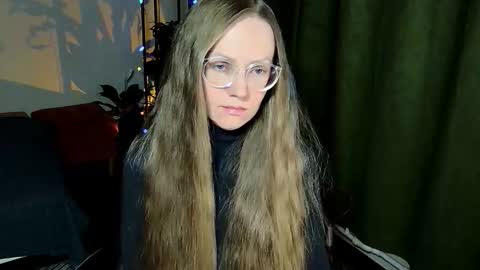 Snapshot of _goldilocks__ chatting on October 1, 4:57 pm _goldilocks__ online show from October 1, 4:57 pm