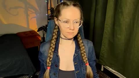 Snapshot of _goldilocks__ chatting on October 7, 4:15 pm _goldilocks__ online show from October 7, 4:15 pm