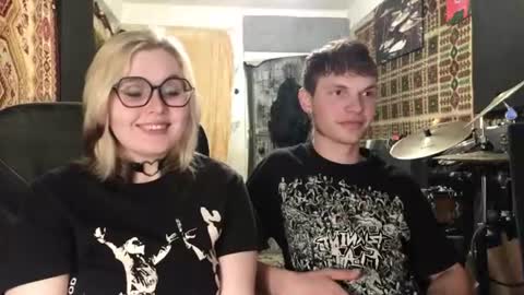 Snapshot of _gothpunk_ chatting on June 30, 11:17 pm Helen and Dan online show from June 30, 11:17 pm