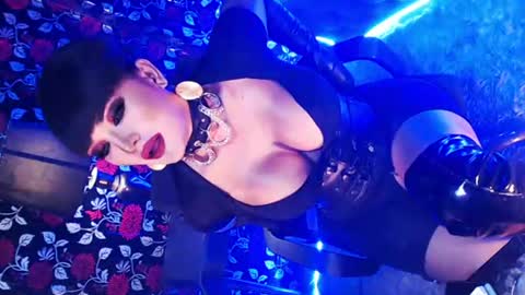 Snapshot of _hailyourqueenx chatting on June 20, 7:05 pm GoDDess Chloe online show from June 20, 7:05 pm
