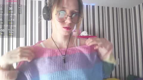 Snapshot of _hanna_moon_ chatting on December 19, 8:23 am Hannaolotl online show from December 19, 8:23 am