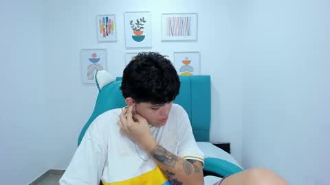 Snapshot of _ian_sweet chatting on December 21, 2:30 am ian online show from December 21, 2:30 am