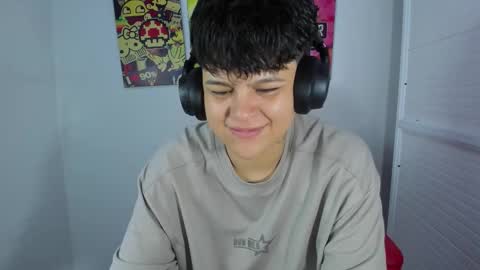 Snapshot of _ian_sweet chatting on January 6, 12:31 pm ian online show from January 6, 12:31 pm