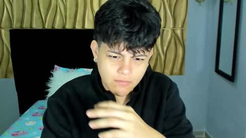 Snapshot of _ian_sweet chatting on January 11, 12:10 pm ian online show from January 11, 12:10 pm