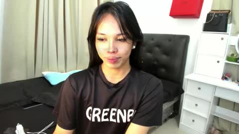 yanie online show from February 10, 11:31 pm