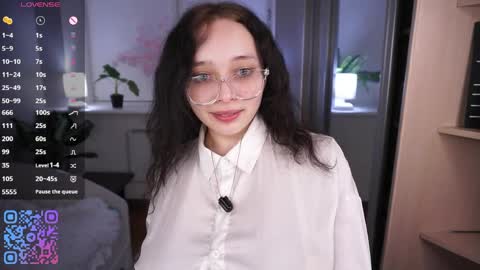 Emily online show from April 8, 5:13 pm