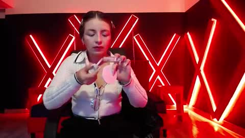 Isa online show from November 17, 11:38 am