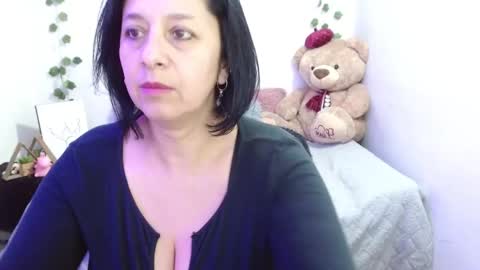Snapshot of _isis74_ chatting on September 21, 9:49 pm Camila online show from September 21, 9:49 pm