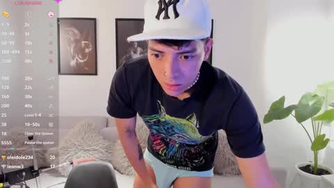 Snapshot of _jacobmiller__ chatting on February 11, 9:03 pm J A C O B online show from February 11, 9:03 pm