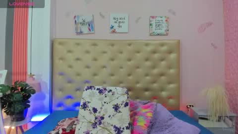 Snapshot of _jade_01 chatting on October 6, 12:02 pm J A D E online show from October 6, 12:02 pm