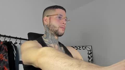 jeison online show from November 4, 9:25 pm