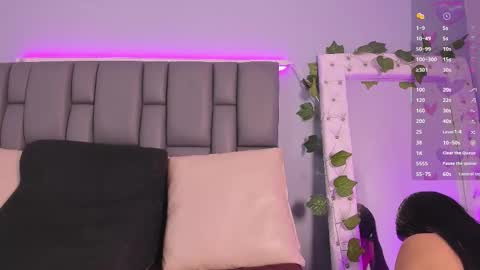 Jasmine online show from October 3, 1:52 pm