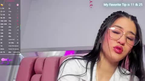 Jasmine online show from February 11, 2:33 pm