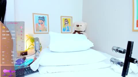 _jasminnee_ online show from March 1, 1:24 pm