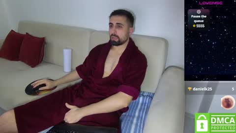 _jeem_ online show from February 6, 6:24 pm