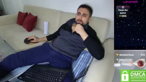 _jeem_ online show from March 12, 4:56 pm