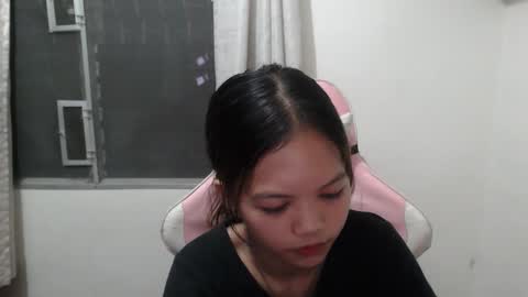 Snapshot of _jennn chatting on April 30, 9:59 am Jen online show from April 30, 9:59 am