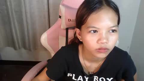 Snapshot of _jennn chatting on May 2, 5:07 pm Jen online show from May 2, 5:07 pm