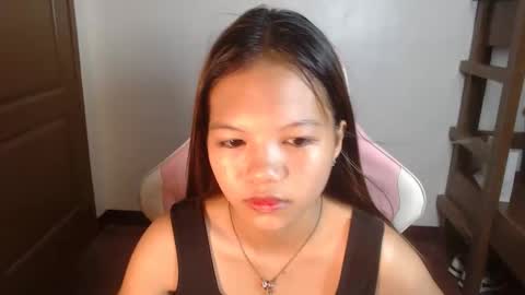 Snapshot of _jennn chatting on May 8, 4:23 pm Jen online show from May 8, 4:23 pm