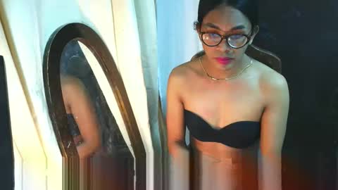_karie_ online show from May 28, 3:04 am